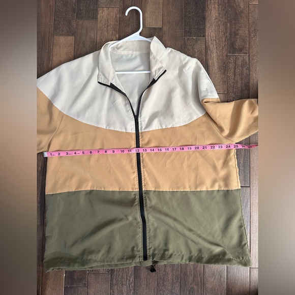 SHEIN Lightweight Casual Zip-up - Picture 5 of 10